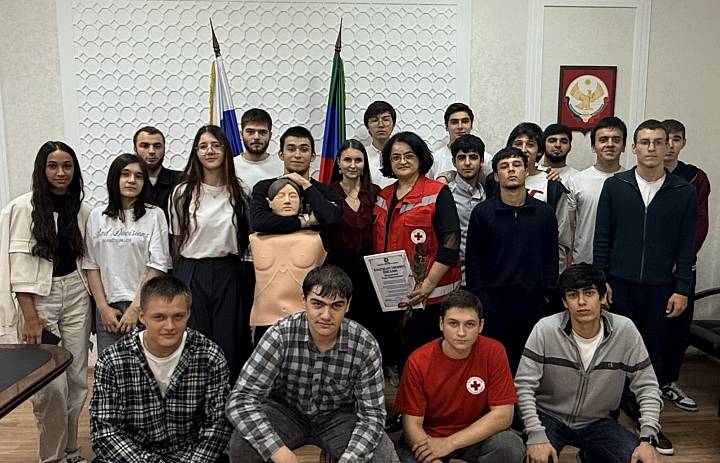 Знания, спасающие жизни: студенты Энергетического колледжа прошли мастер-класс по первой помощи